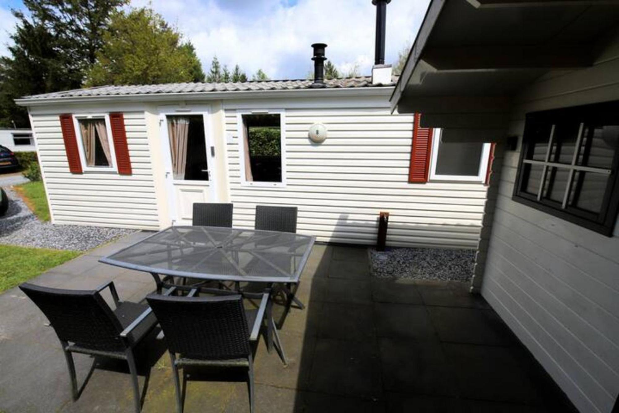 Charmante Woning Op Rustig Park Met Fietsen Epe Exterior foto