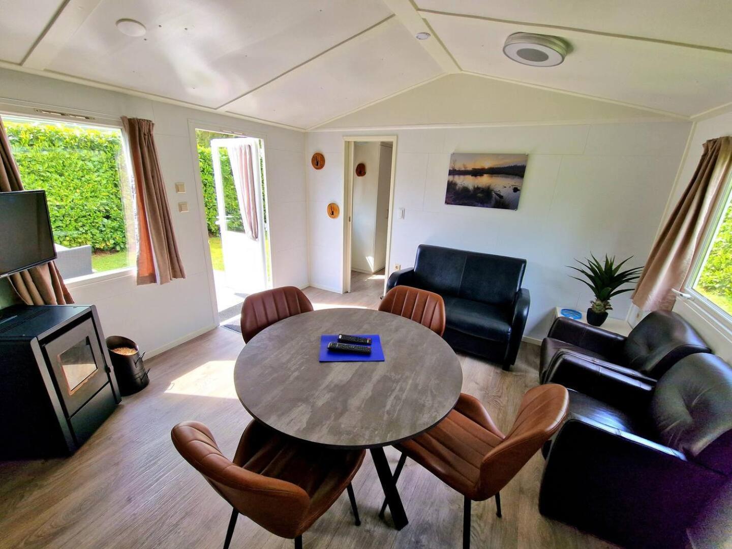 Charmante Woning Op Rustig Park Met Fietsen Epe Exterior foto