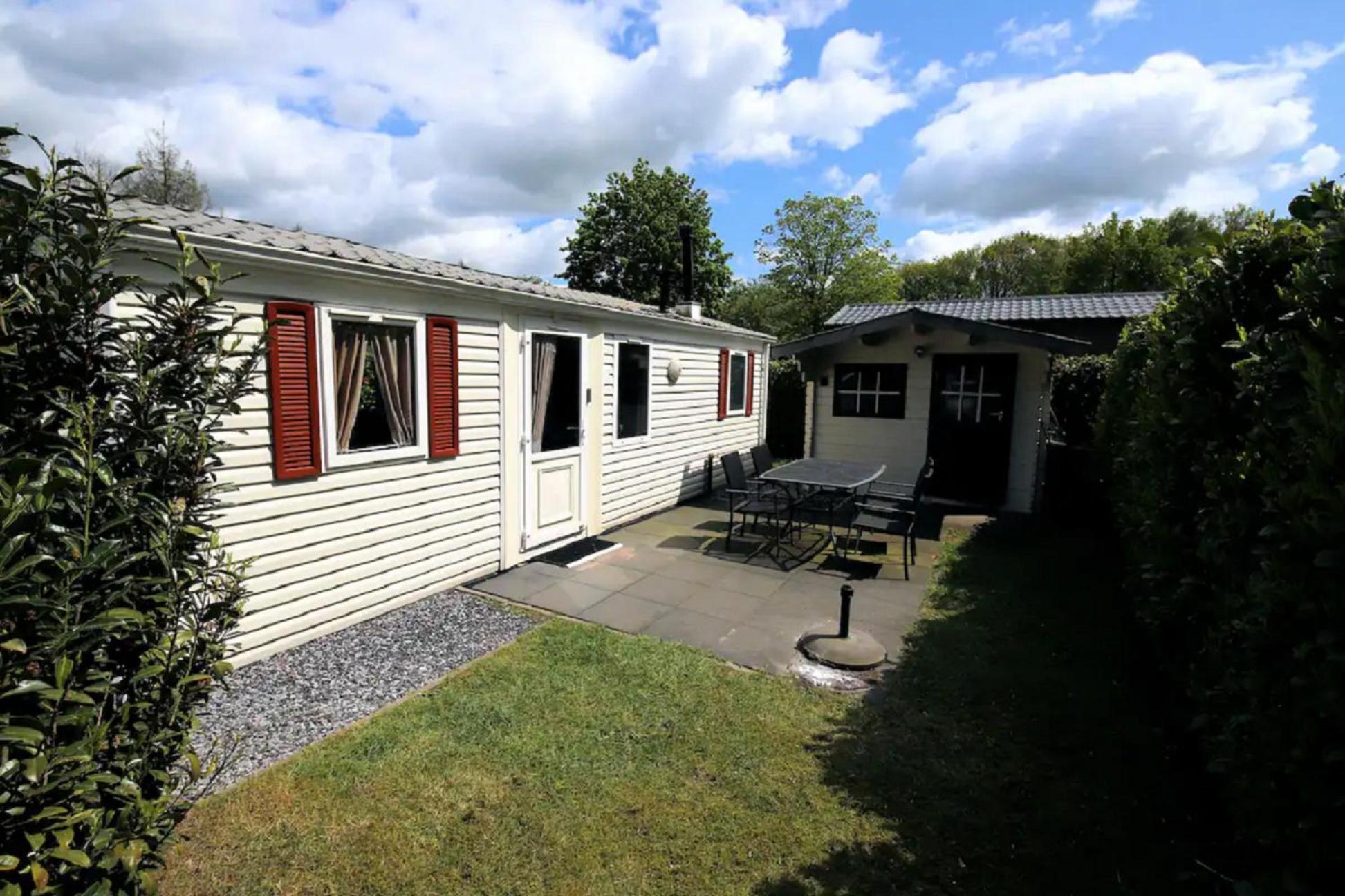 Charmante Woning Op Rustig Park Met Fietsen Epe Exterior foto